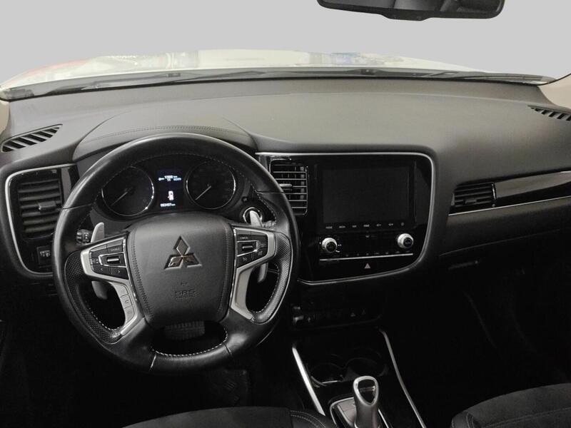 Mitsubishi Outlander PHEV vaihtoauto