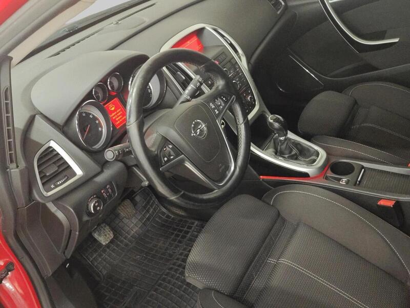 Opel Astra vaihtoauto