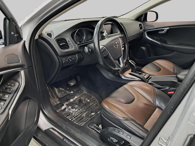 Volvo V40 Cross Country vaihtoauto