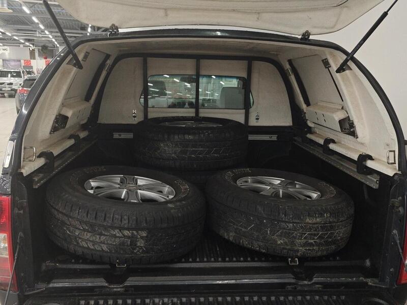 Nissan Navara vaihtoauto