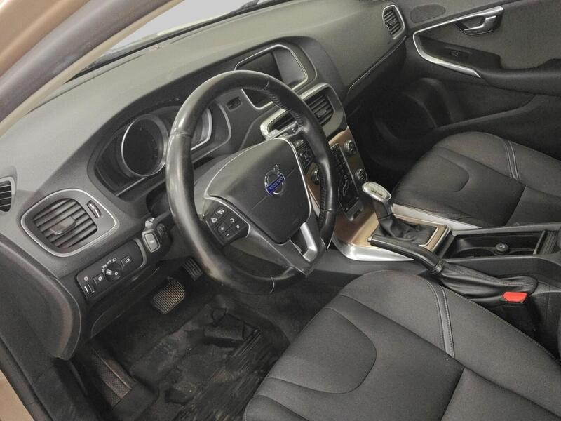 Volvo V40 Cross Country vaihtoauto