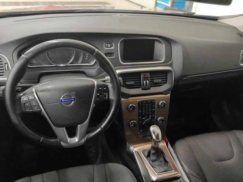 Volvo V40 Cross Country vaihtoauto