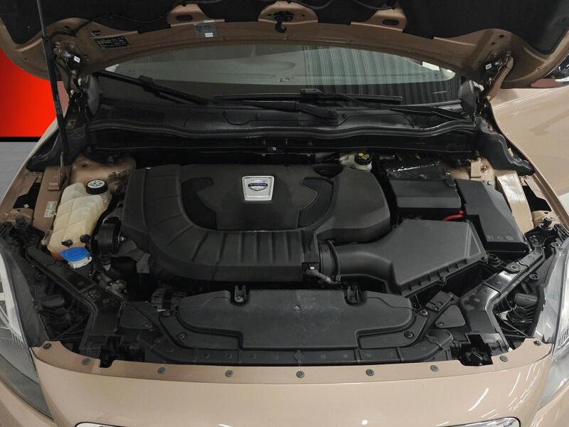 Volvo V40 Cross Country vaihtoauto