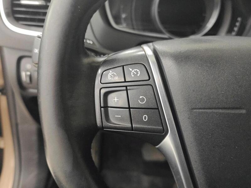 Volvo V40 Cross Country vaihtoauto