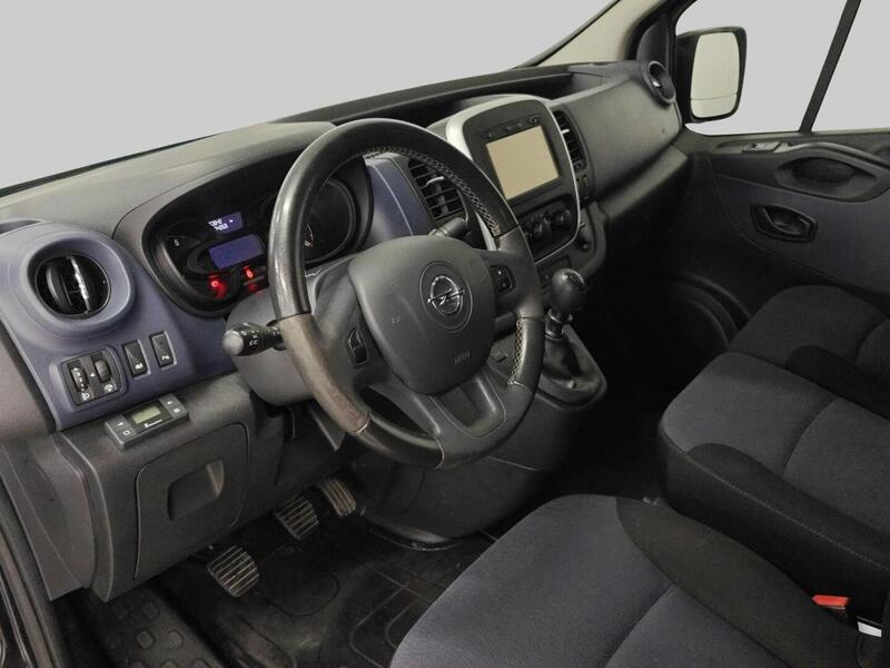 Opel Vivaro vaihtoauto
