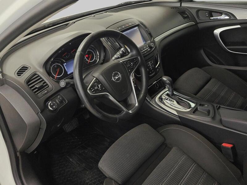 Opel Insignia vaihtoauto