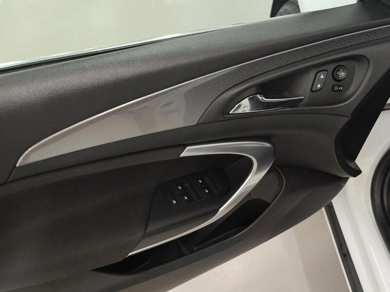 Opel Insignia vaihtoauto