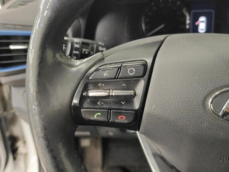 Hyundai IONIQ hybrid vaihtoauto