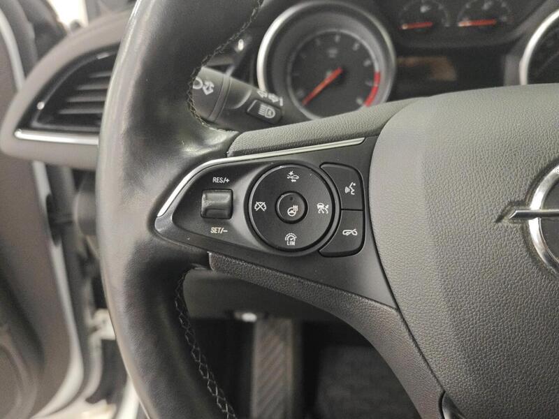 Opel Insignia vaihtoauto