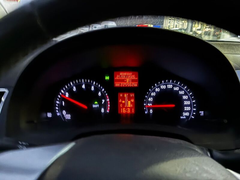 Toyota Avensis vaihtoauto