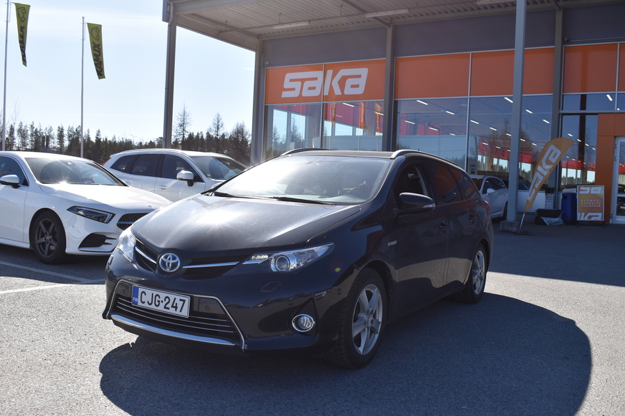 Toyota Auris vaihtoauto