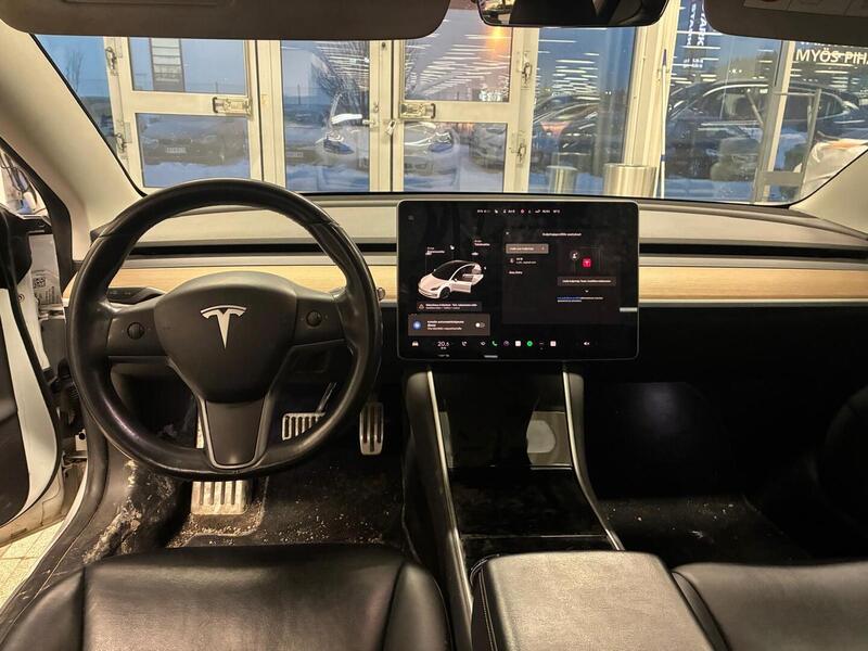 Tesla Model 3 vaihtoauto