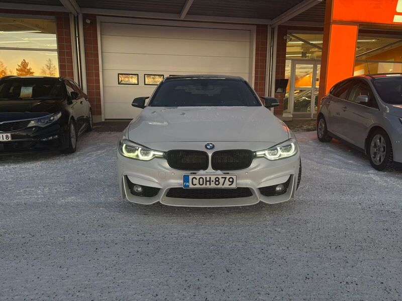 BMW 330 vaihtoauto