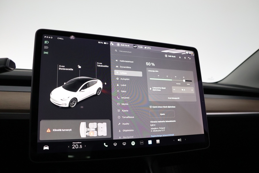 Tesla Model 3 vaihtoauto