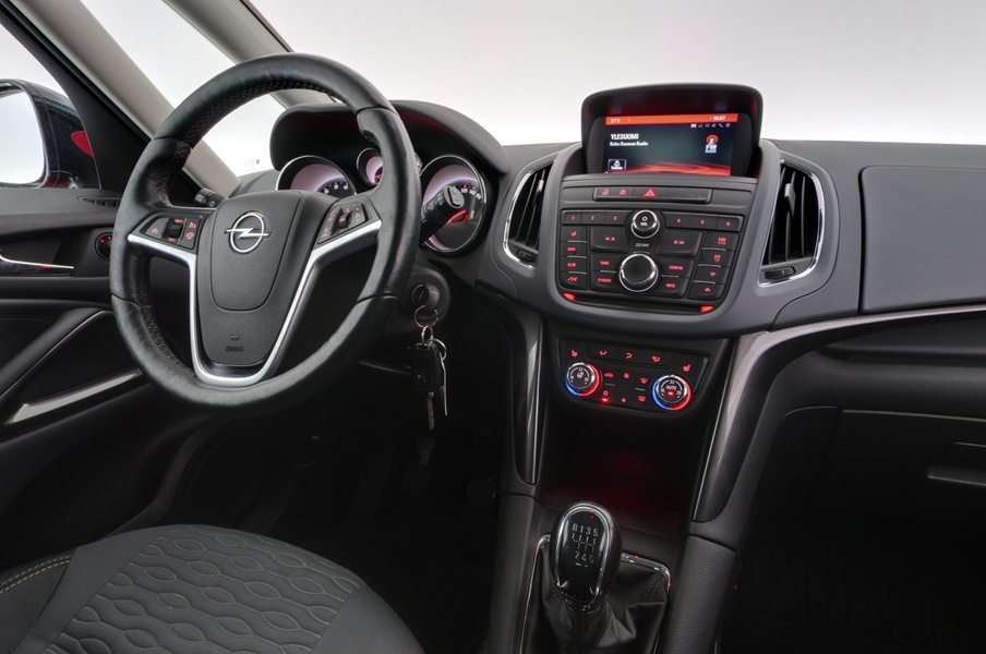 Opel Zafira Tourer vaihtoauto