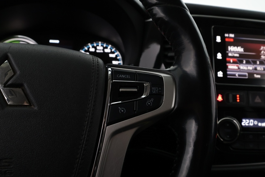 Mitsubishi Outlander PHEV vaihtoauto