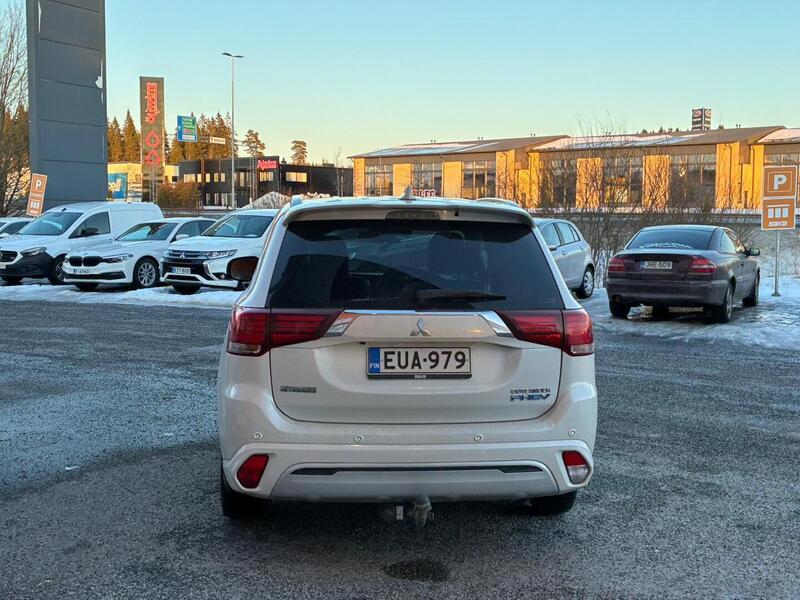 Mitsubishi Outlander PHEV vaihtoauto