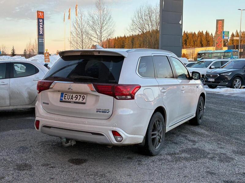 Mitsubishi Outlander PHEV vaihtoauto