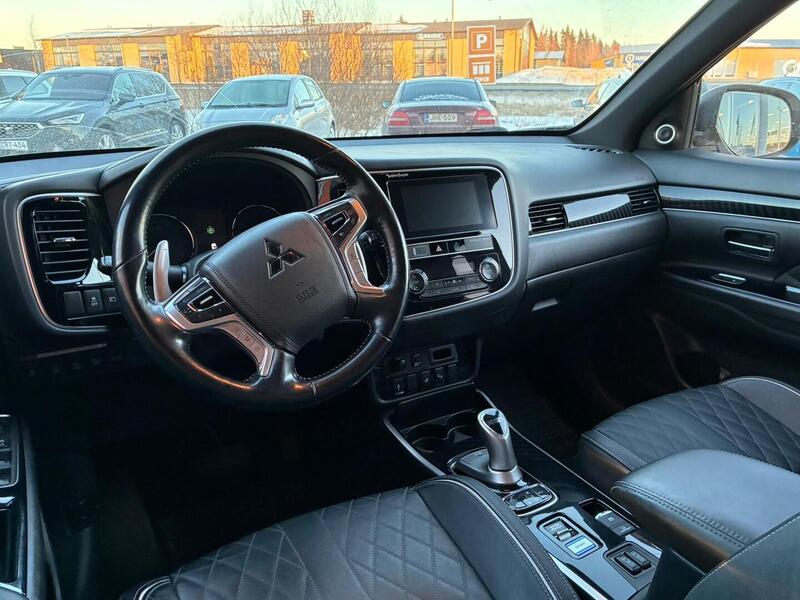 Mitsubishi Outlander PHEV vaihtoauto