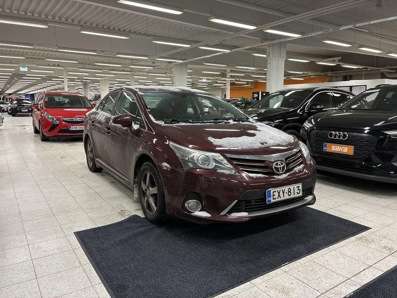 Toyota Avensis vaihtoauto