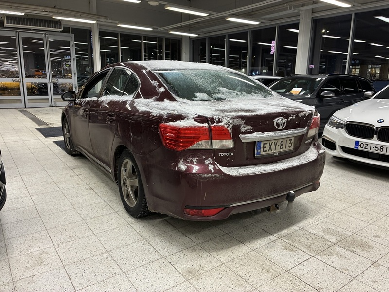 Toyota Avensis vaihtoauto