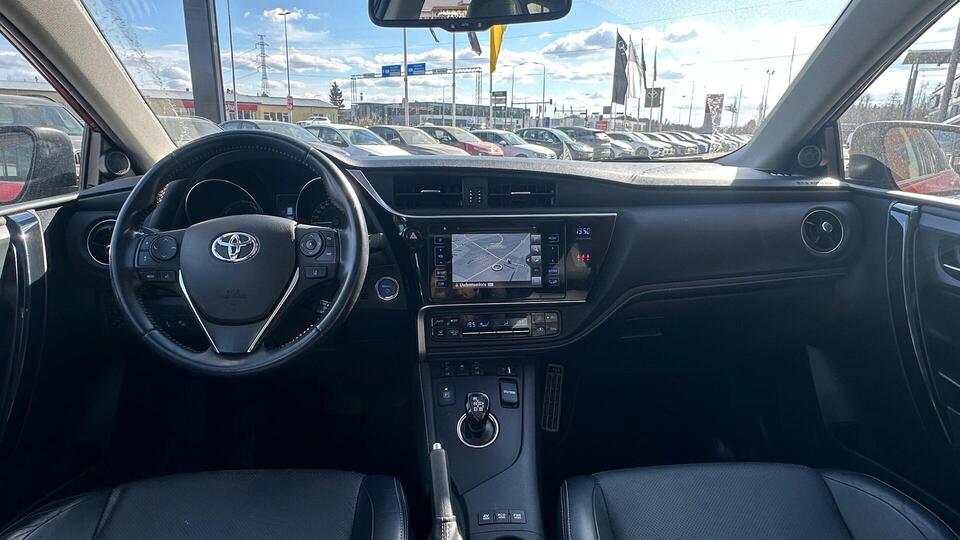 Toyota Auris vaihtoauto