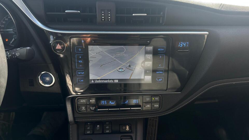 Toyota Auris vaihtoauto