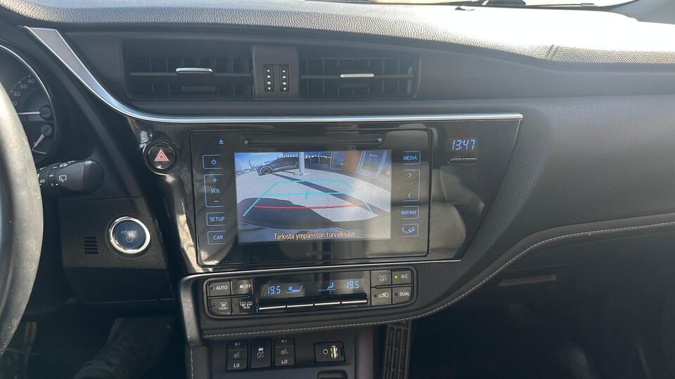 Toyota Auris vaihtoauto