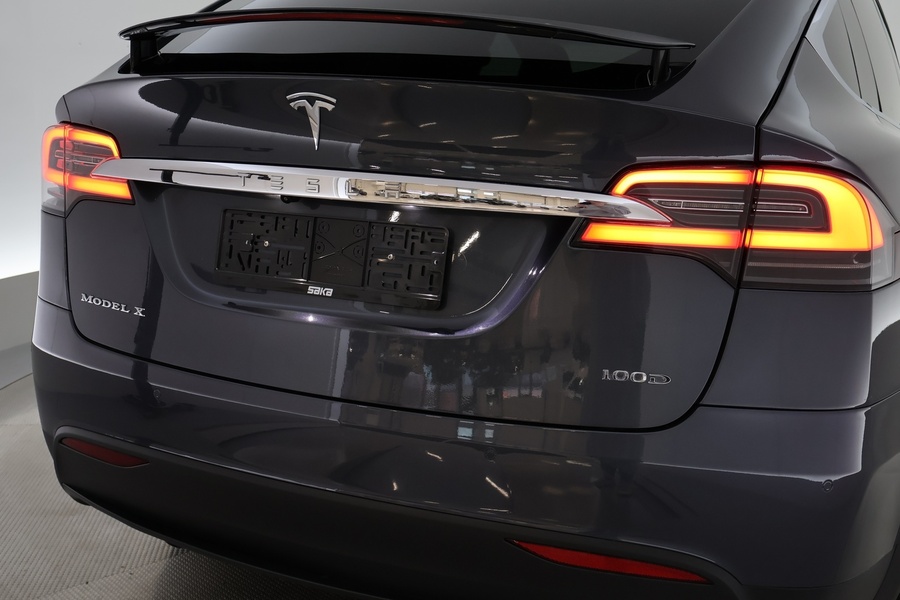 Tesla Model X vaihtoauto