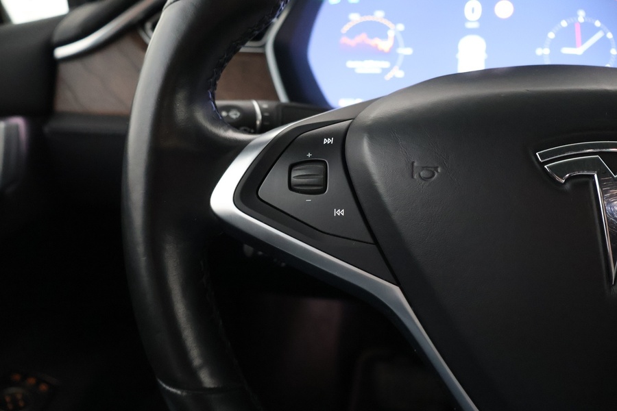 Tesla Model X vaihtoauto