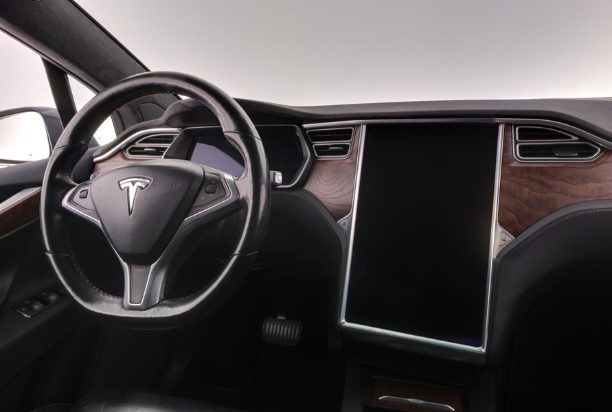 Tesla Model X vaihtoauto