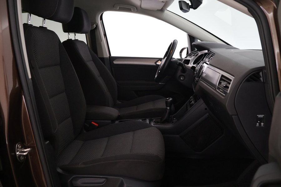 Volkswagen Touran vaihtoauto