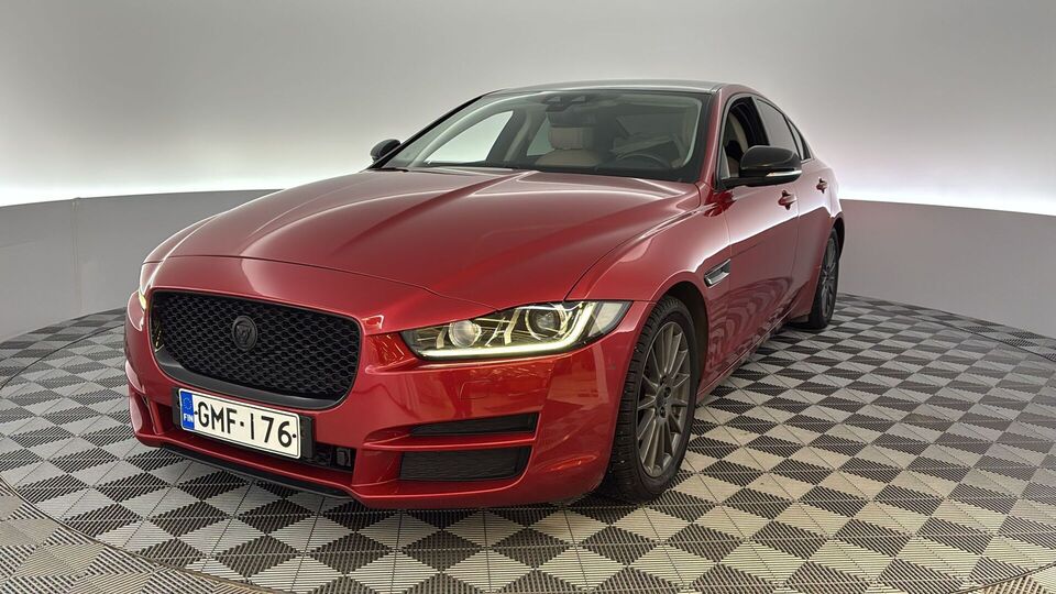 Jaguar XE vaihtoauto