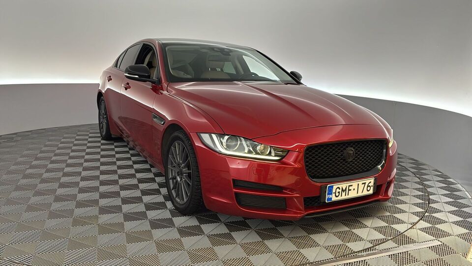 Jaguar XE vaihtoauto