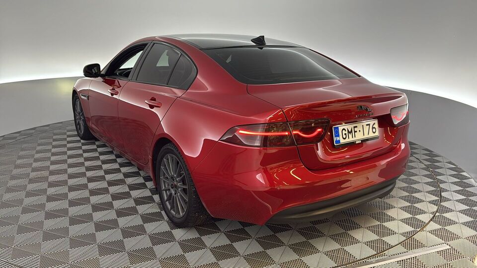 Jaguar XE vaihtoauto