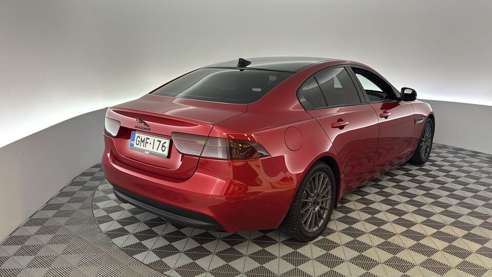 Jaguar XE vaihtoauto