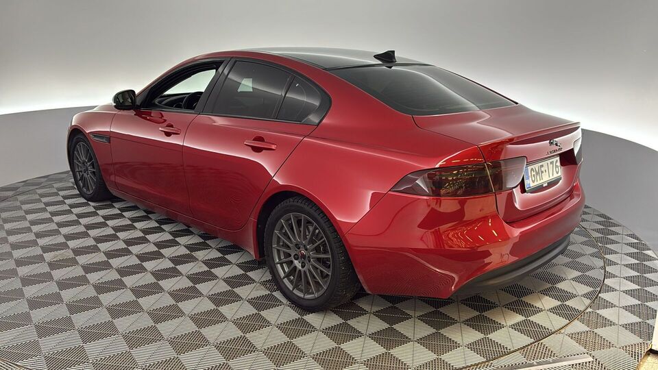 Jaguar XE vaihtoauto