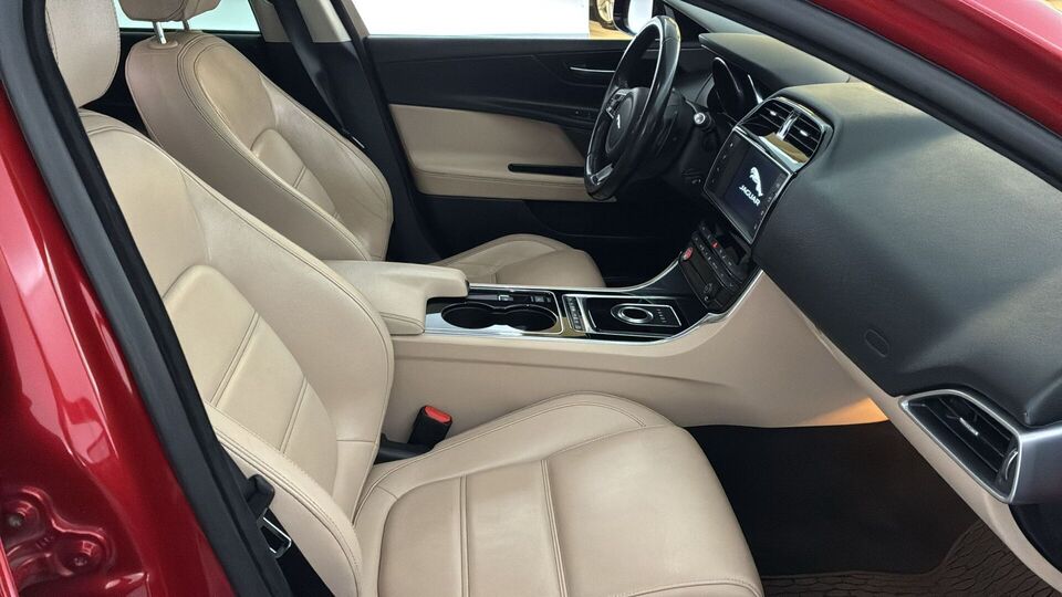 Jaguar XE vaihtoauto