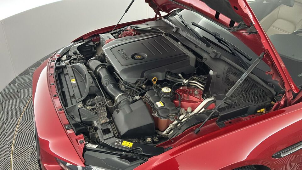 Jaguar XE vaihtoauto