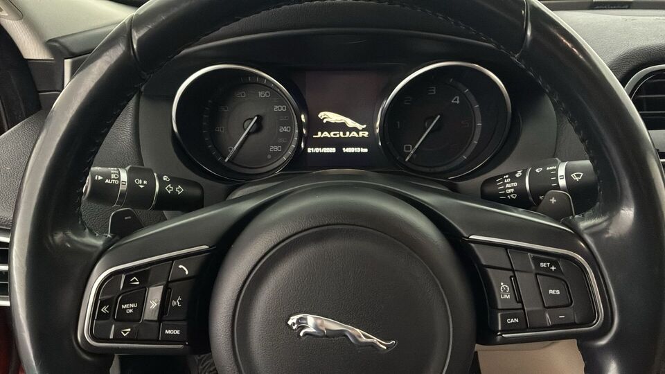 Jaguar XE vaihtoauto