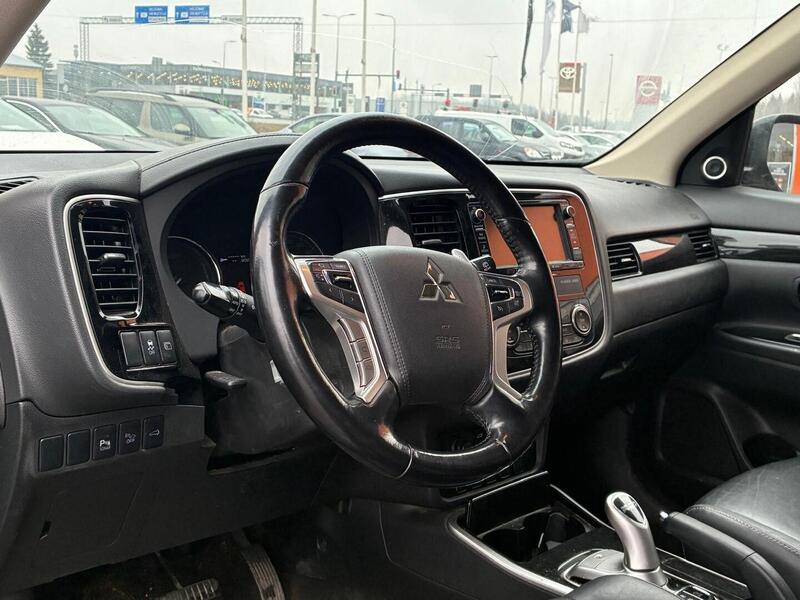 Mitsubishi Outlander vaihtoauto