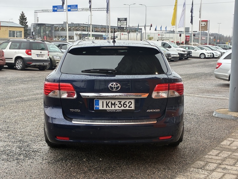 Toyota Avensis vaihtoauto