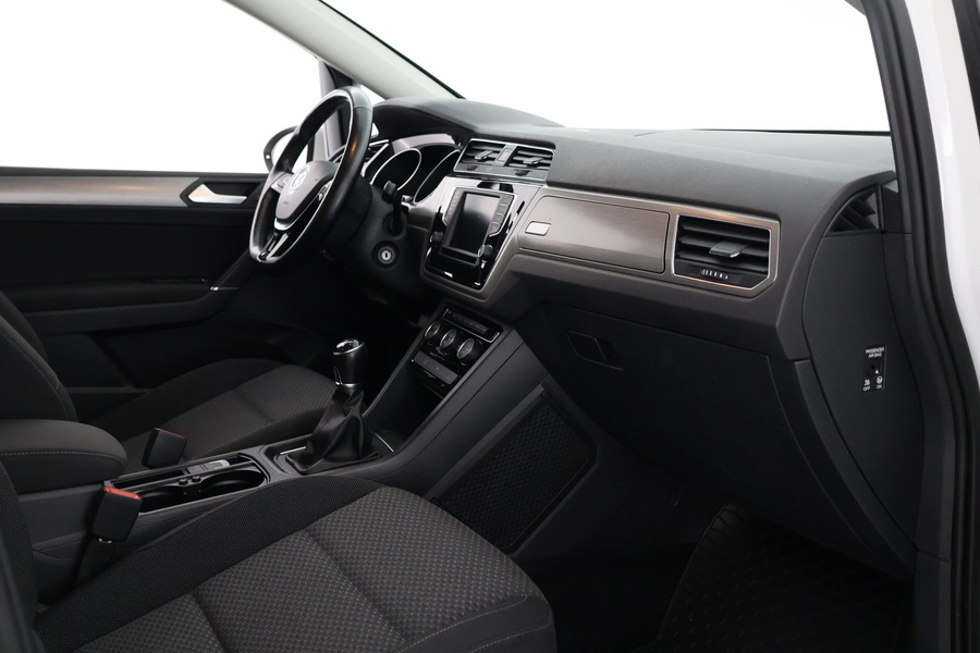 Volkswagen Touran vaihtoauto