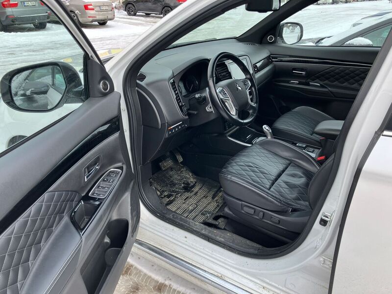 Mitsubishi Outlander vaihtoauto