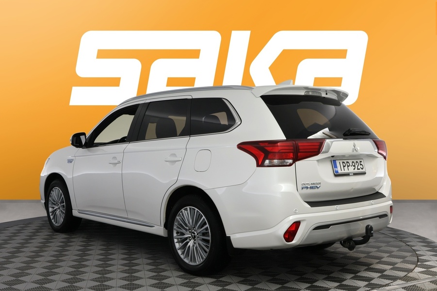 Mitsubishi Outlander PHEV vaihtoauto