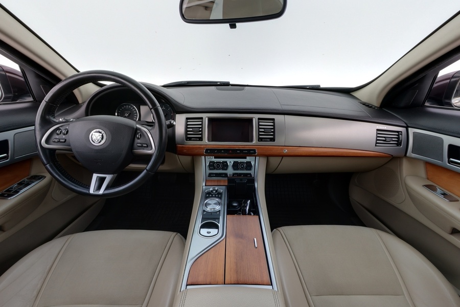 Jaguar XF vaihtoauto