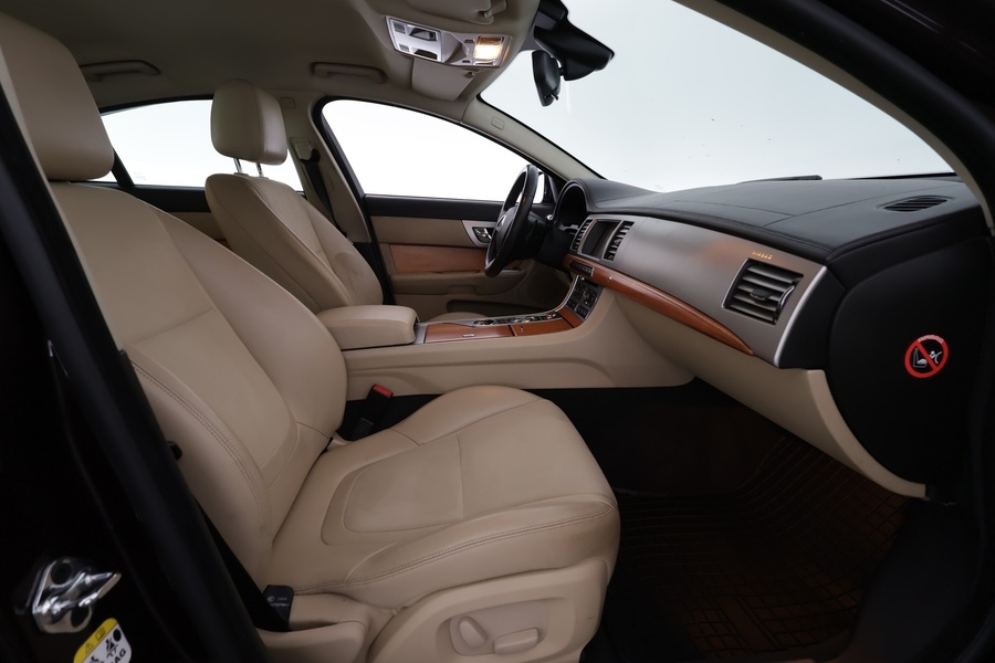 Jaguar XF vaihtoauto