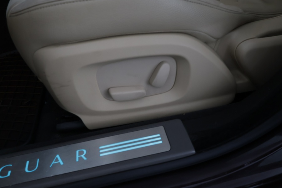 Jaguar XF vaihtoauto