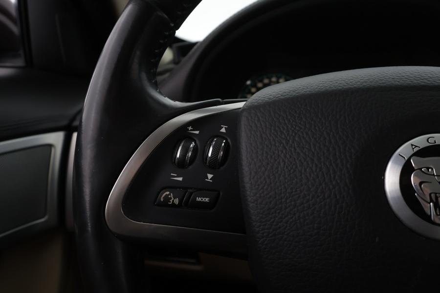 Jaguar XF vaihtoauto