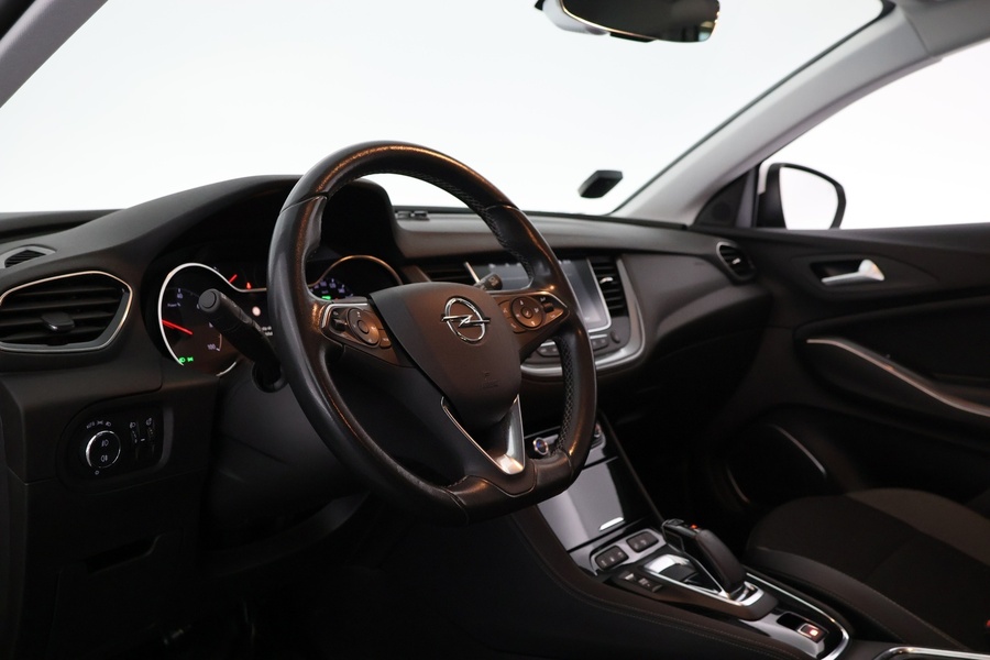 Opel Grandland X vaihtoauto